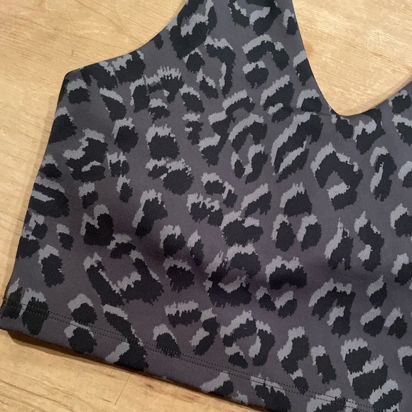 Offline by Aerie Leopard Sports Bra Medium Support SP Child Athletic Sports - Picture 6 of 7